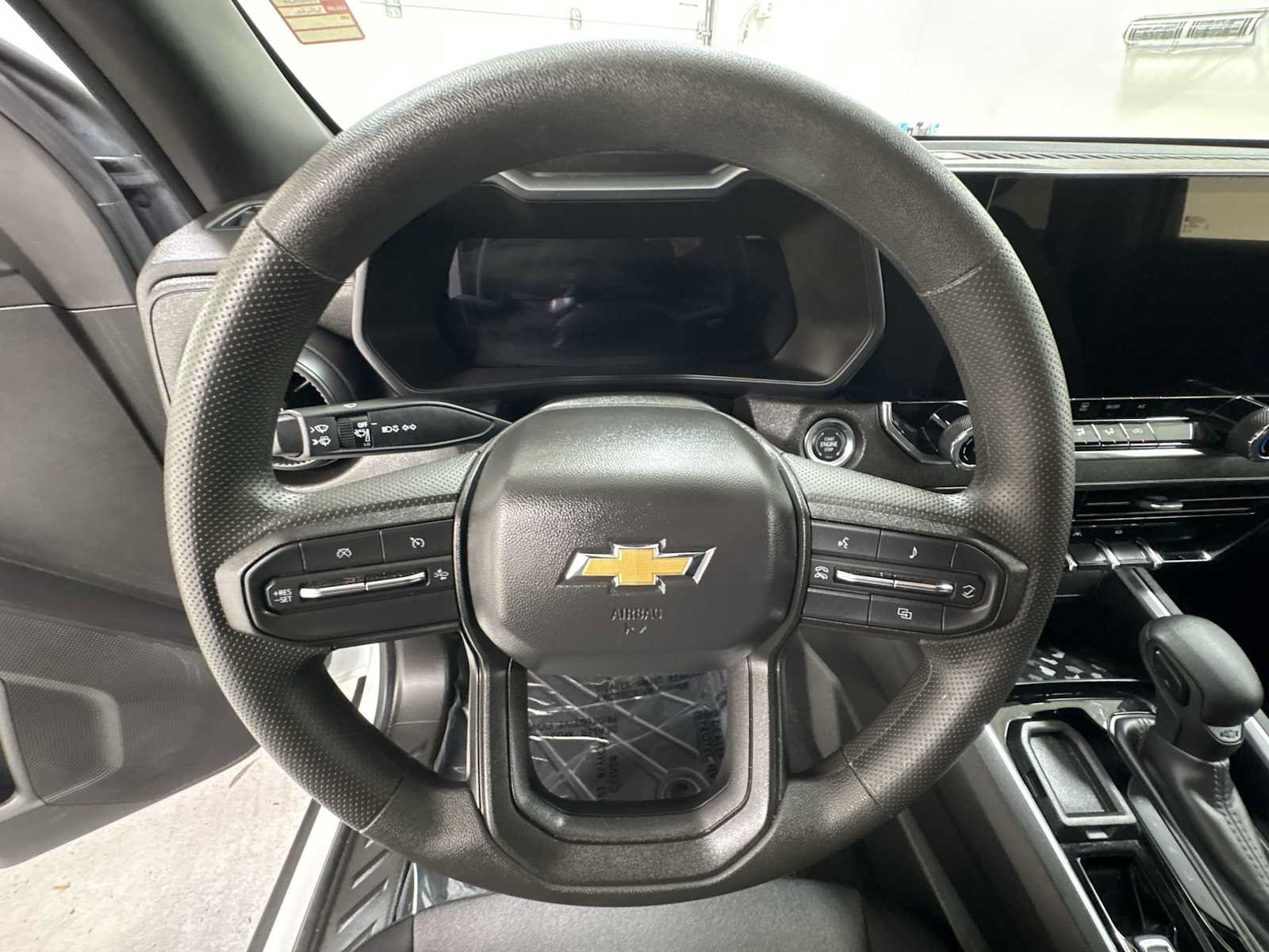 Used 2025 Chevrolet Colorado W/T w/ Advanced Trailering Package RWD image 16