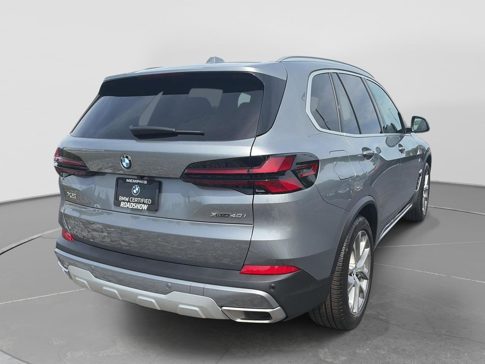 Certified 2024 BMW X5 xDrive40i w/ Parking Assistance Package AWD/4WD image 5