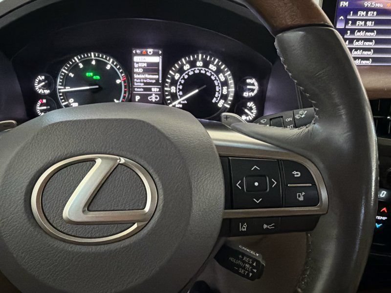 Used 2016 Lexus LX 570 4WD w/ Luxury Package image 30