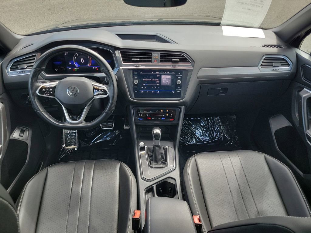 Used 2022 Volkswagen Tiguan SE R-Line image 16