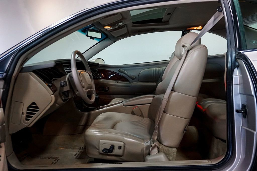 Used 1997 Buick Riviera Supercharged Coupe image 8