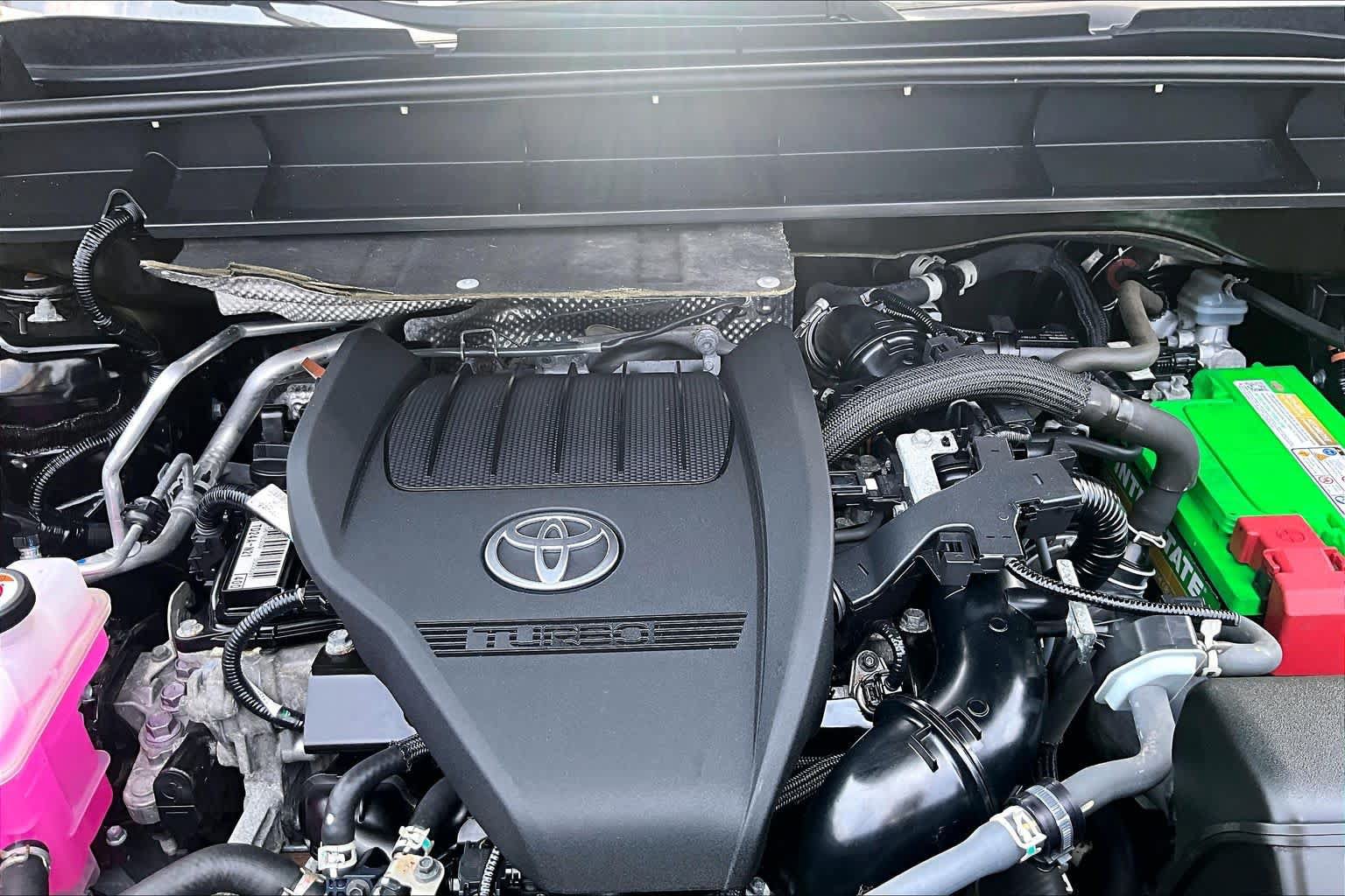 Used 2023 Toyota Highlander XLE AWD/4WD image 32