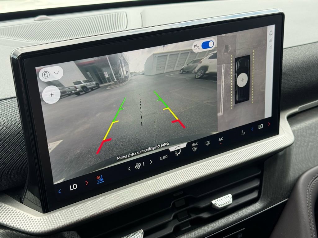 Used 2025 Ford Explorer Platinum w/ Ultimate Package image 29