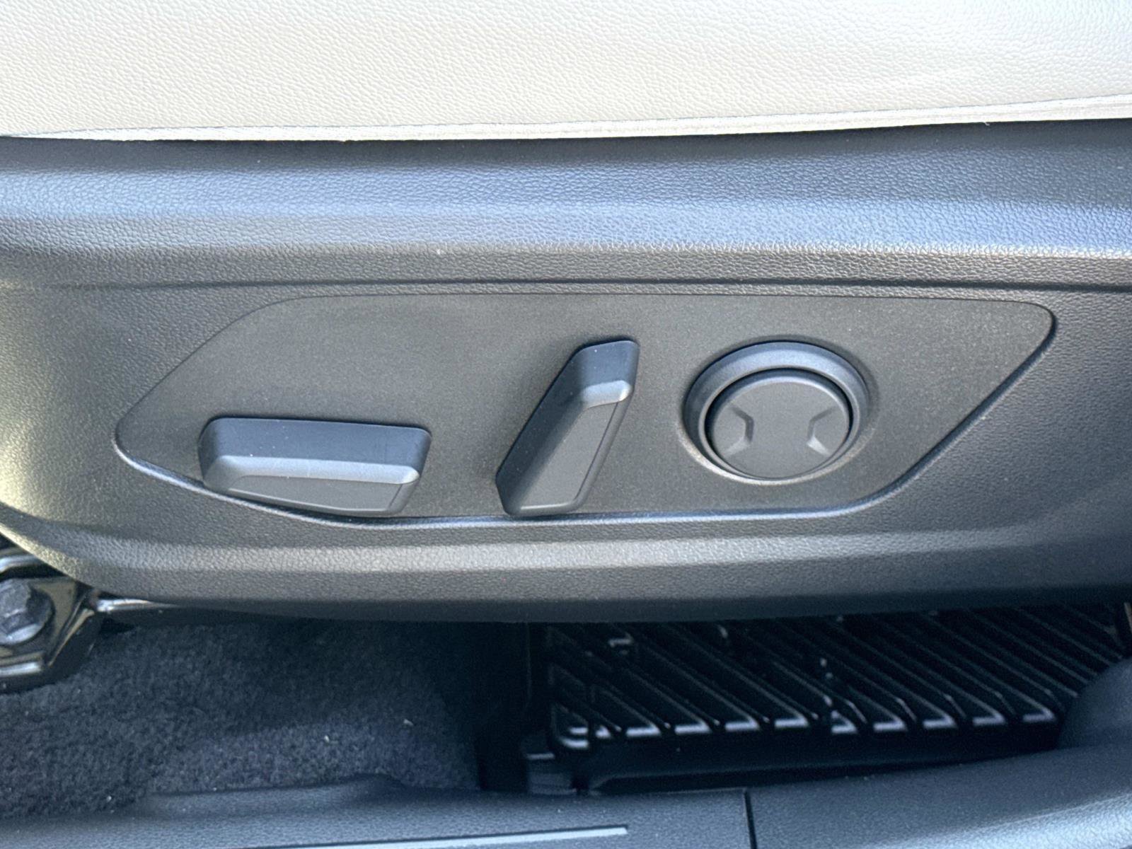 Certified 2025 Hyundai Tucson Limited AWD/4WD image 16