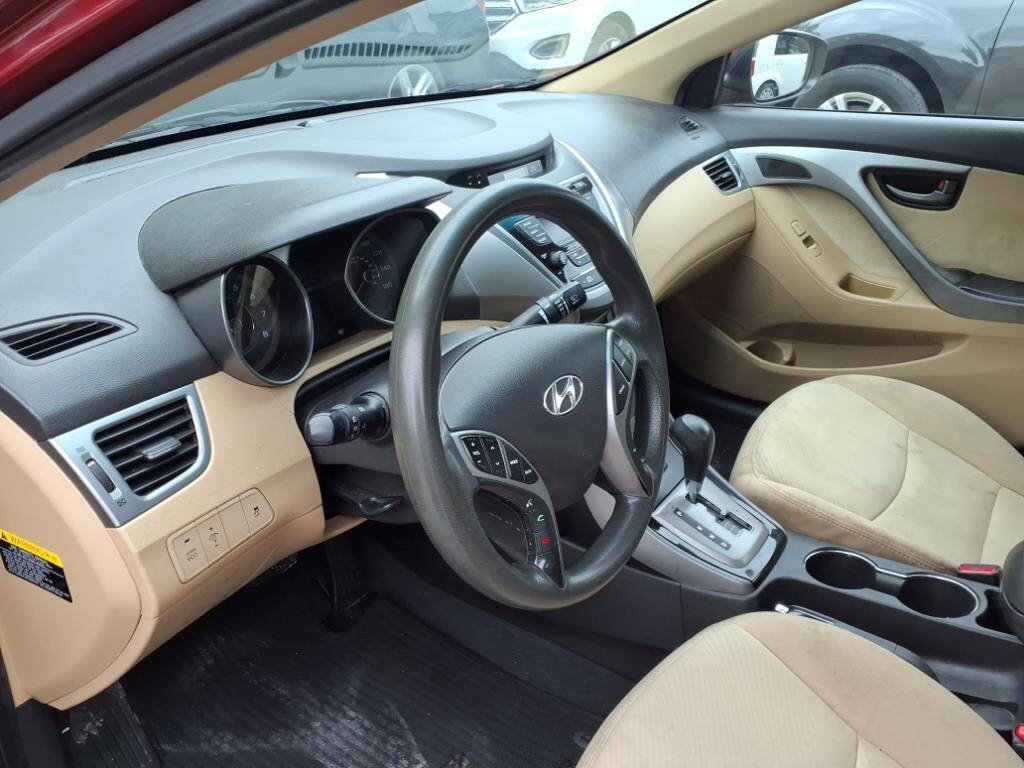 Used 2013 Hyundai Elantra GLS w/ Preferred Pkg FWD image 12