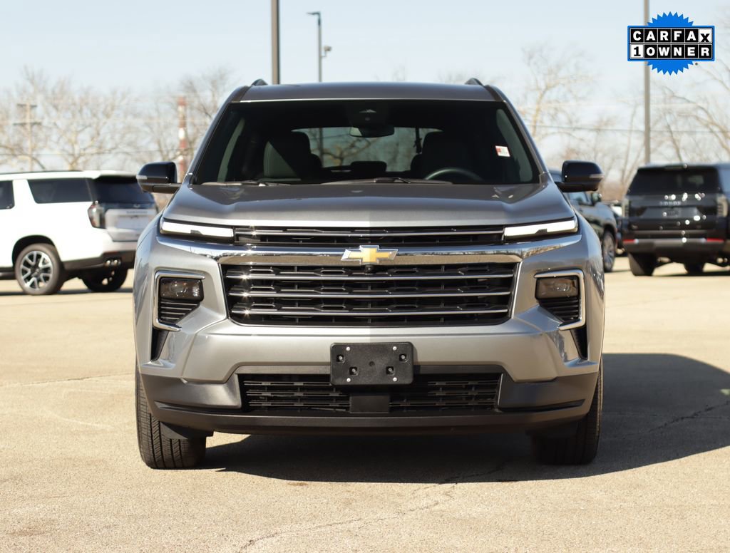 Used 2024 Chevrolet Traverse LT image 2