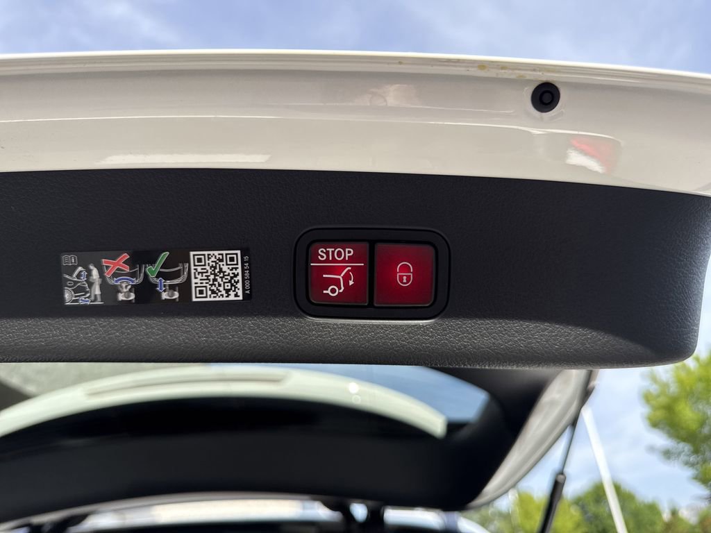 New 2025 Mercedes-Benz GLC 350e 4MATIC image 16