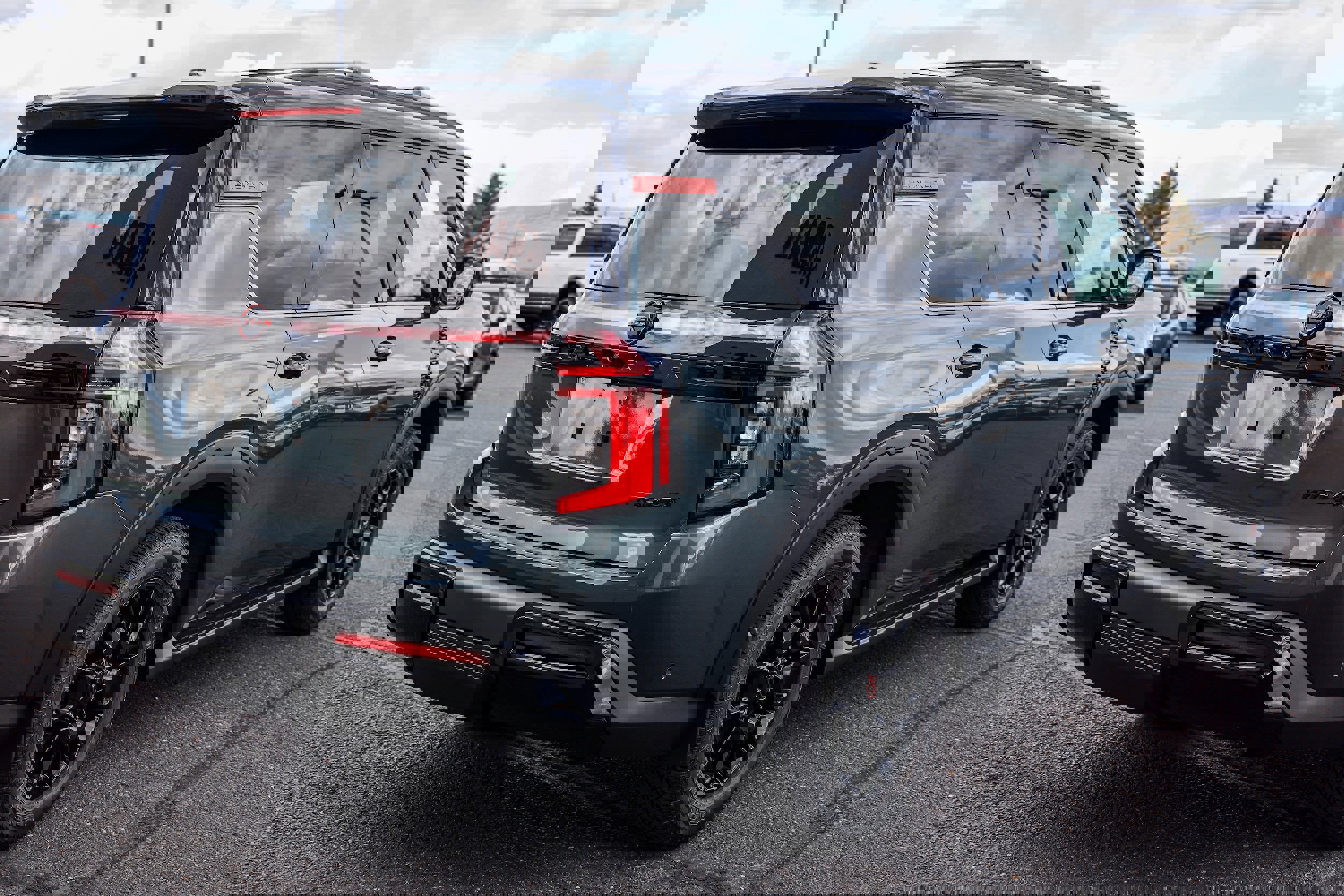 New 2026 Nissan Armada PRO-4X w/ Captain's Chari Seat Package image 4