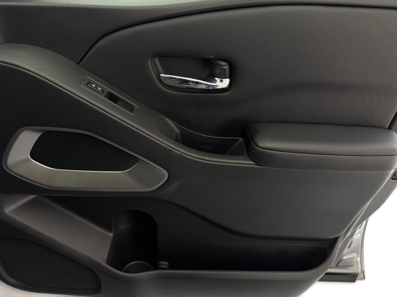 Used 2025 Nissan Frontier SV image 20