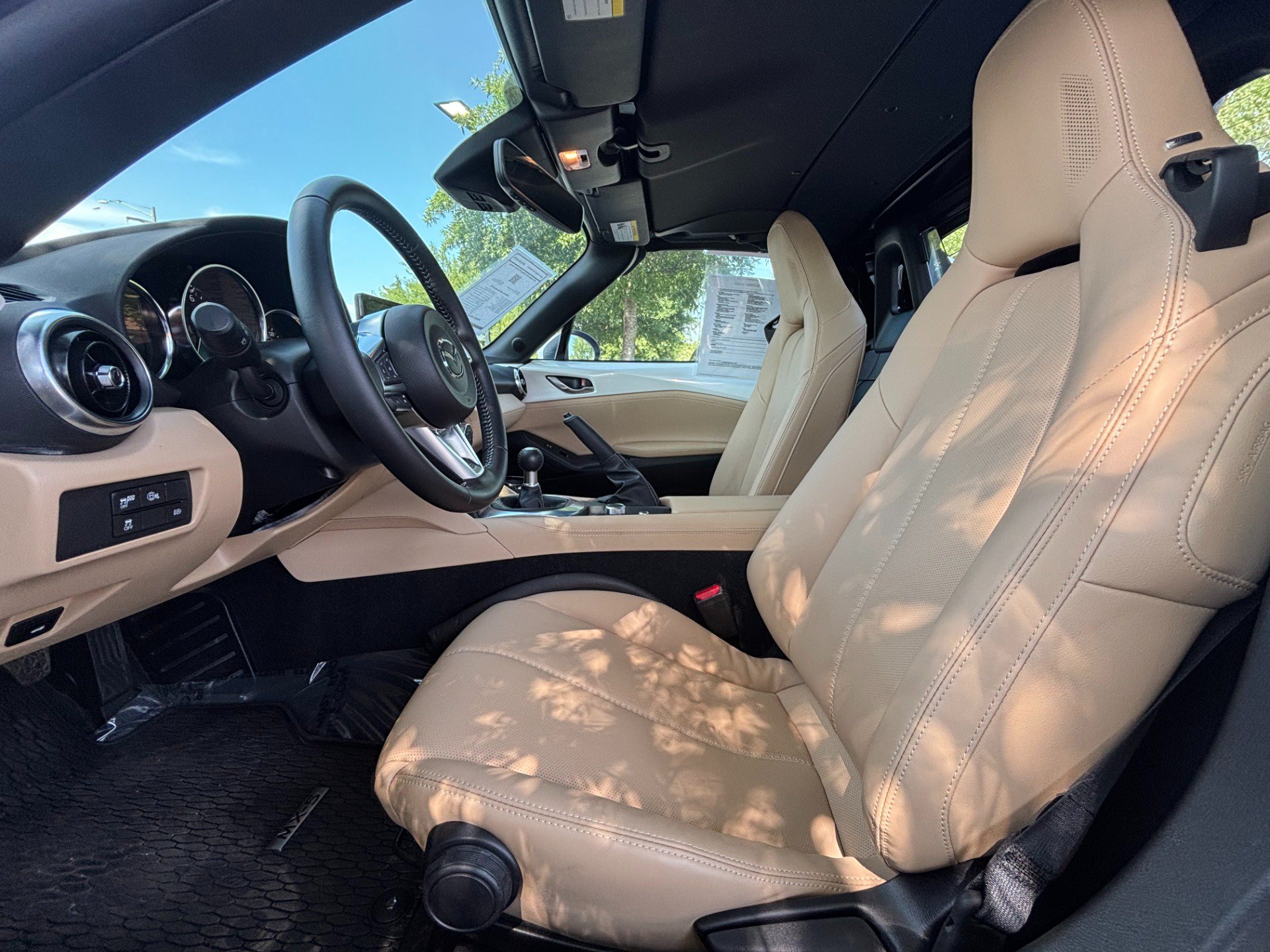 Used 2025 MAZDA MX-5 Miata RF Grand Touring RWD image 23