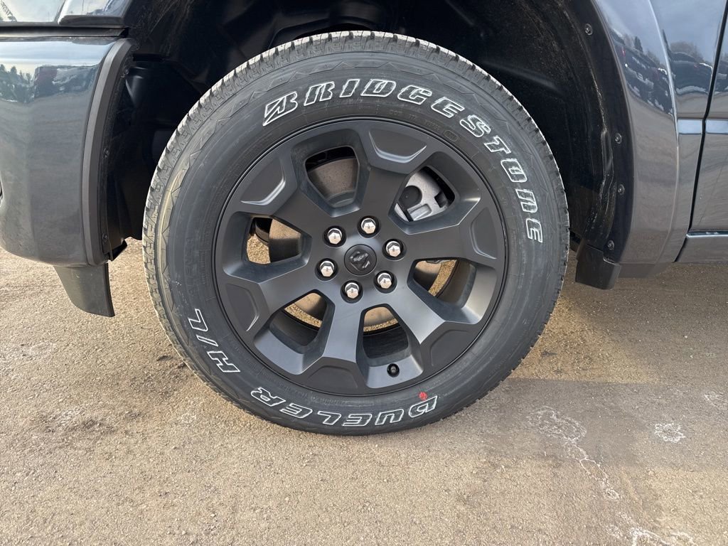 New 2026 RAM 1500 4x4 Crew Cab image 2