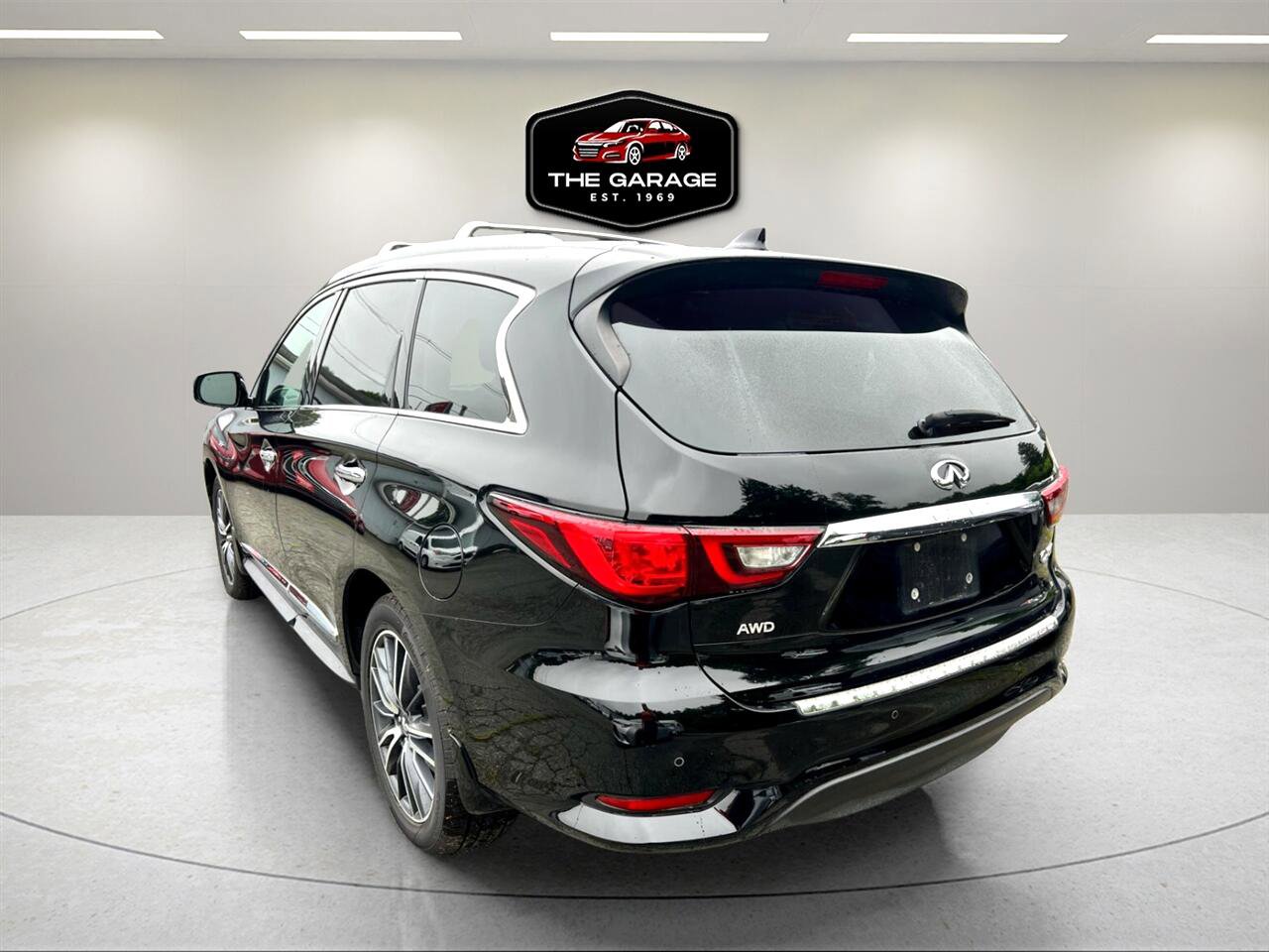 Used 2019 INFINITI QX60 Luxe w/ Sensory Package image 3