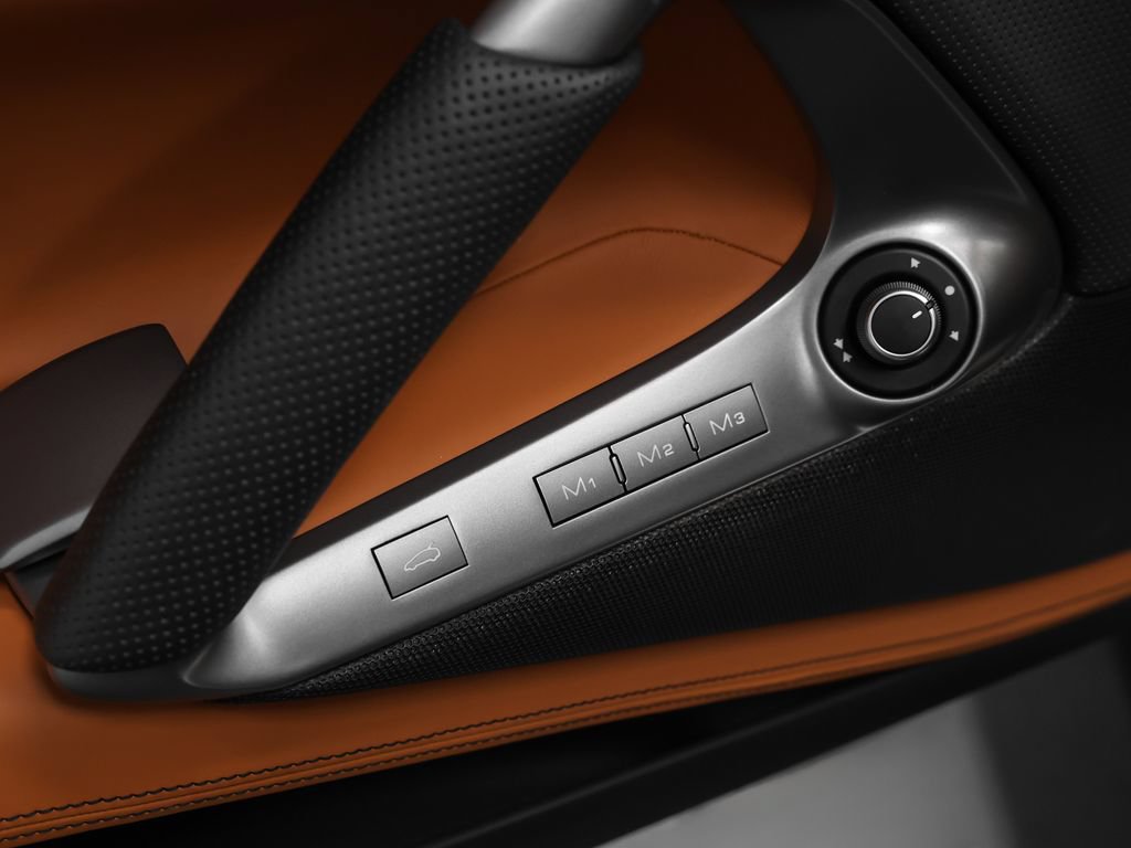 Certified 2018 Ferrari 812 Superfast RWD image 78