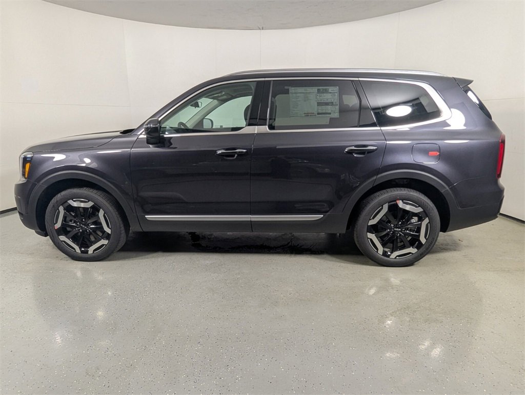 New 2025 Kia Telluride S image 4