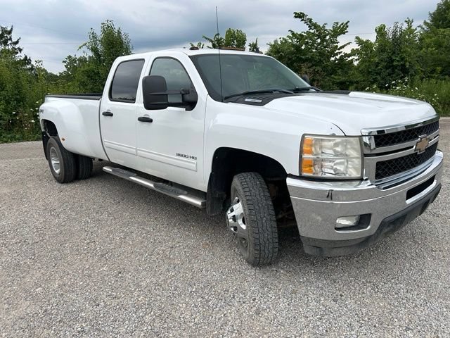 Used 2011 Chevrolet Silverado 3500 LT w/ Interior Plus Package AWD/4WD image 4