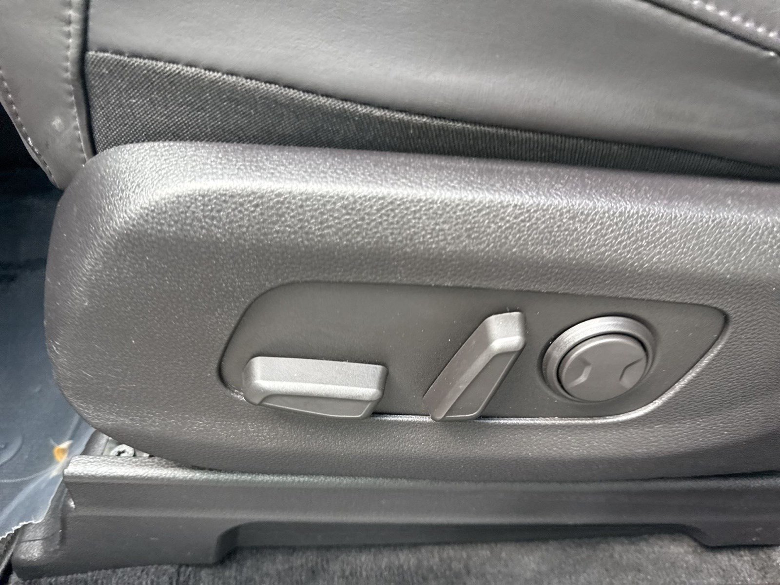 Used 2022 Kia Carnival EX FWD image 14