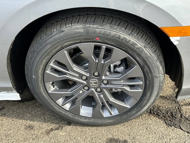 New 2026 Honda Odyssey Touring image 7