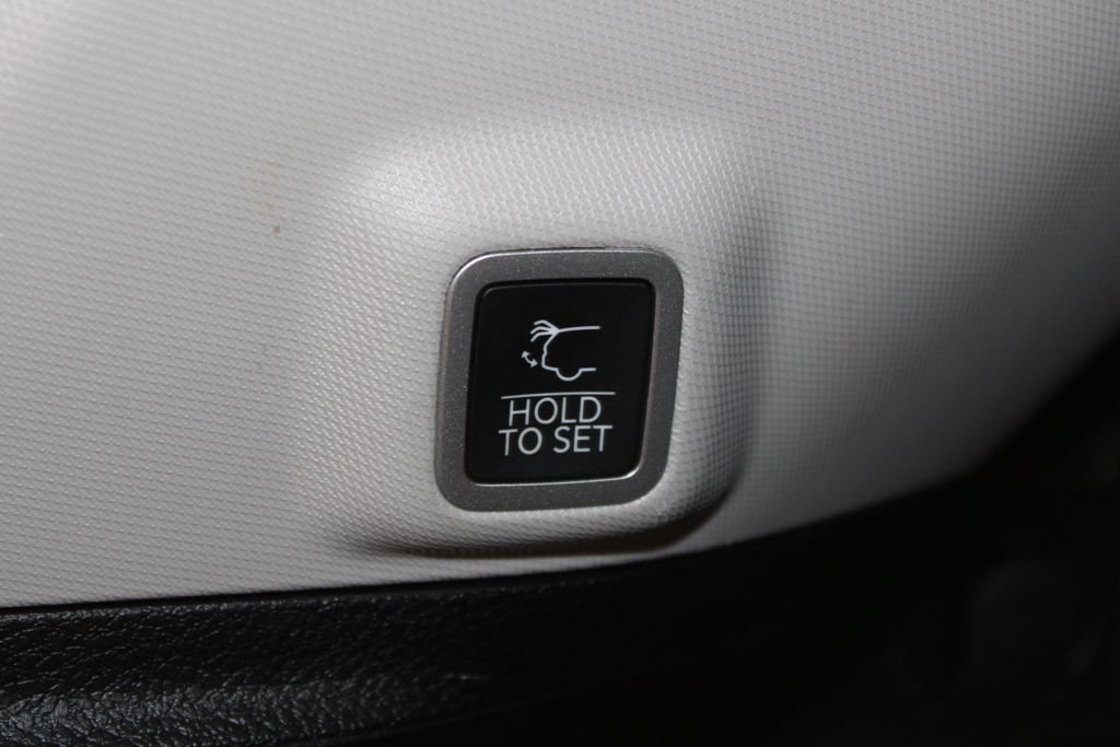 Used 2022 Jeep Grand Cherokee Limited AWD/4WD image 13
