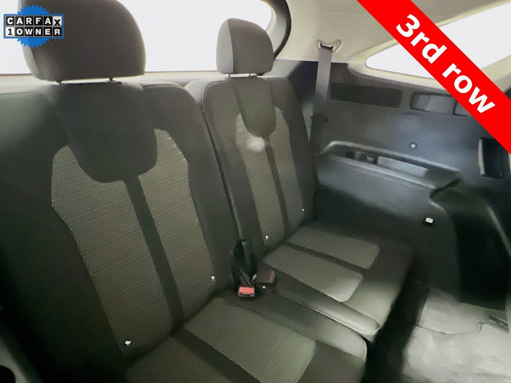 Certified 2025 Kia Sorento LX image 25