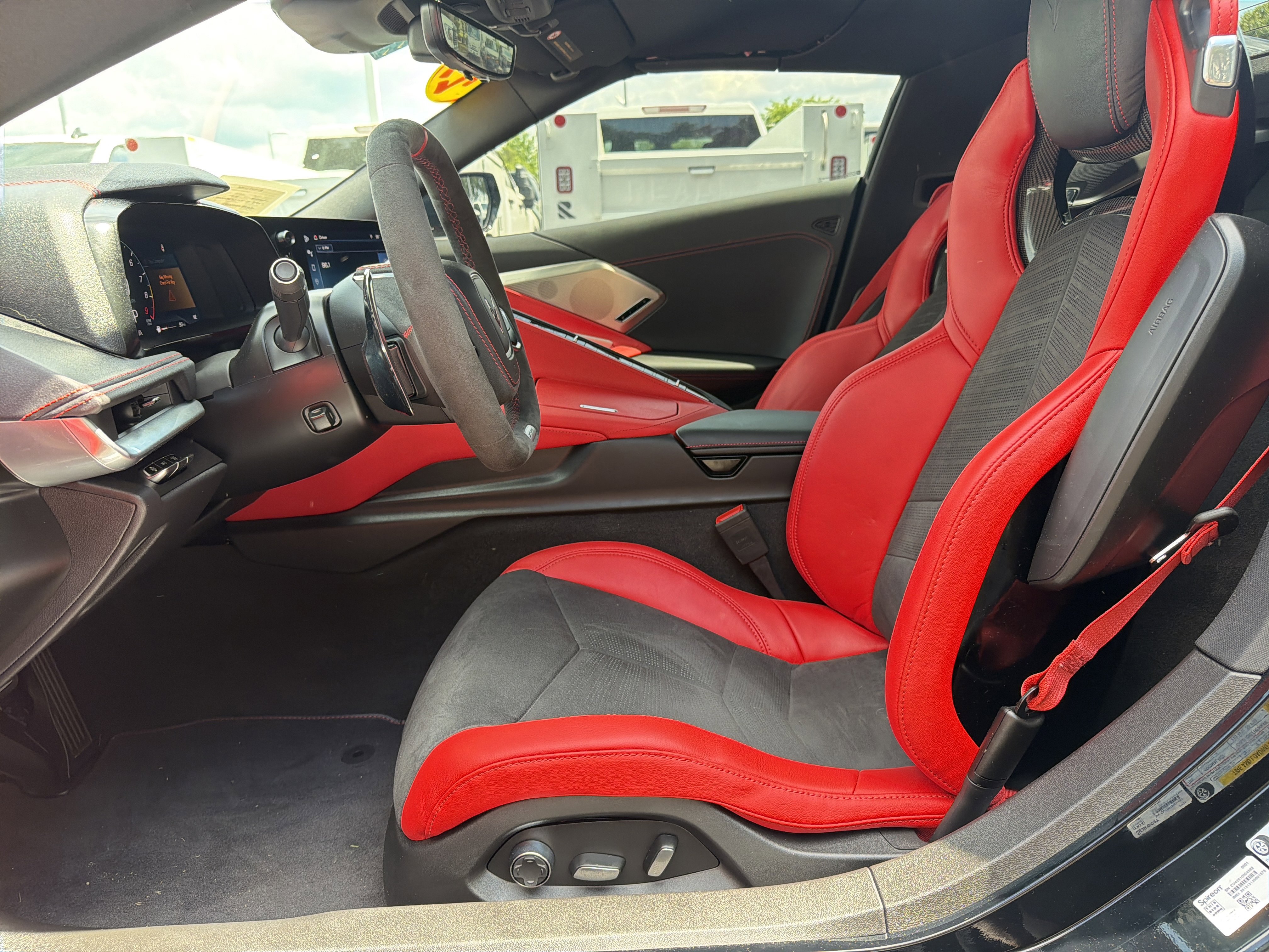 Used 2025 Chevrolet Corvette Z06 RWD image 16