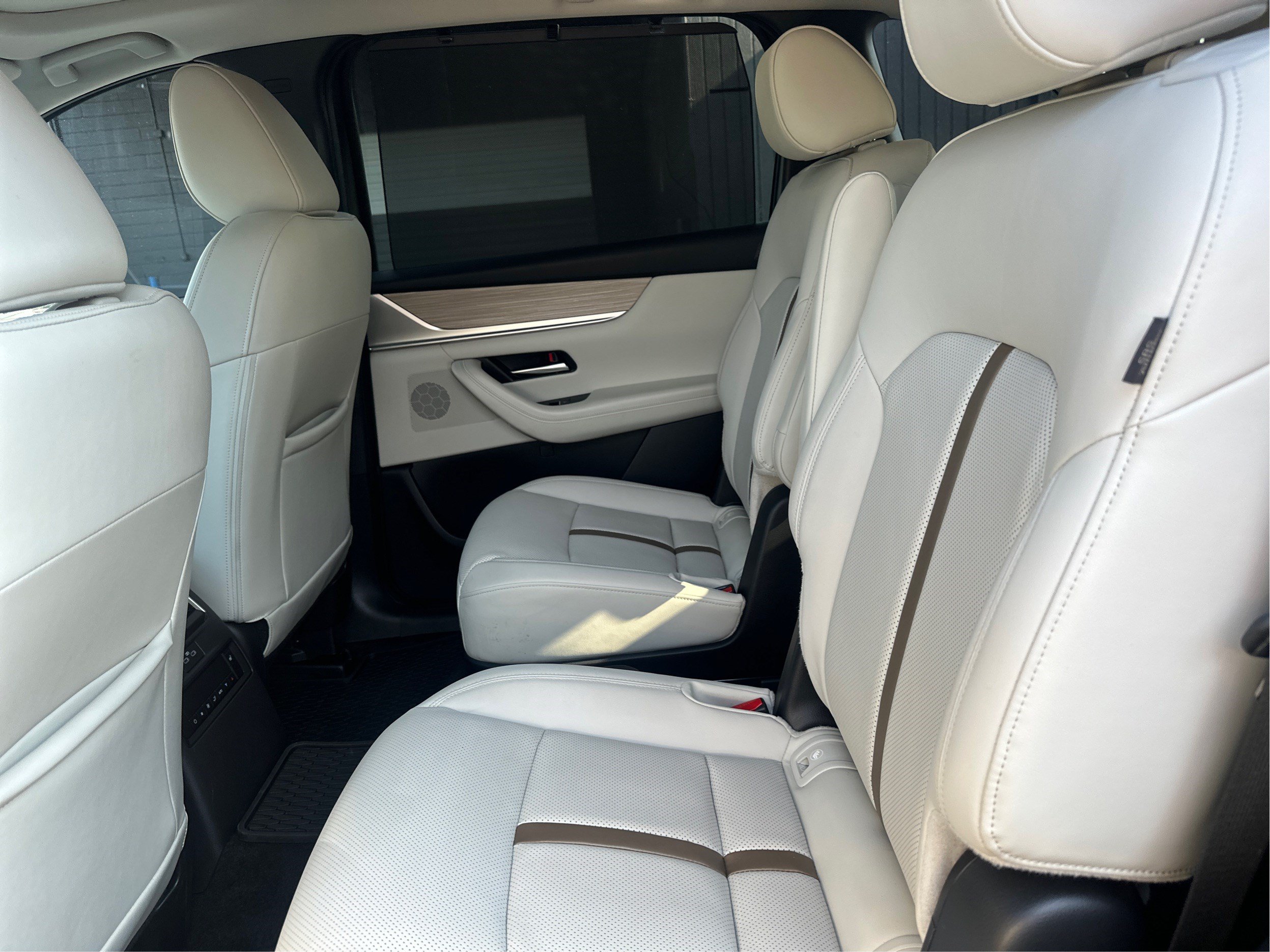 Certified 2025 MAZDA CX-90 Plug-In Hybrid w/ Premium Plus AWD/4WD image 10