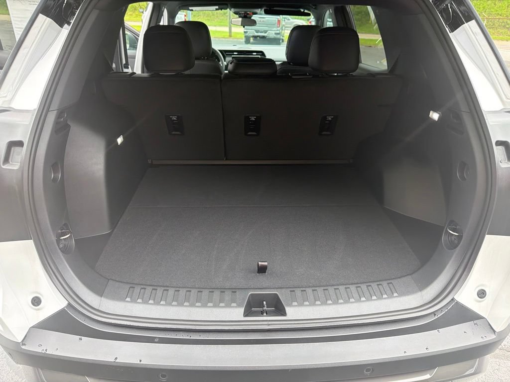New 2027 GMC Terrain Elevation w/ Elevation Premium Package FWD image 13