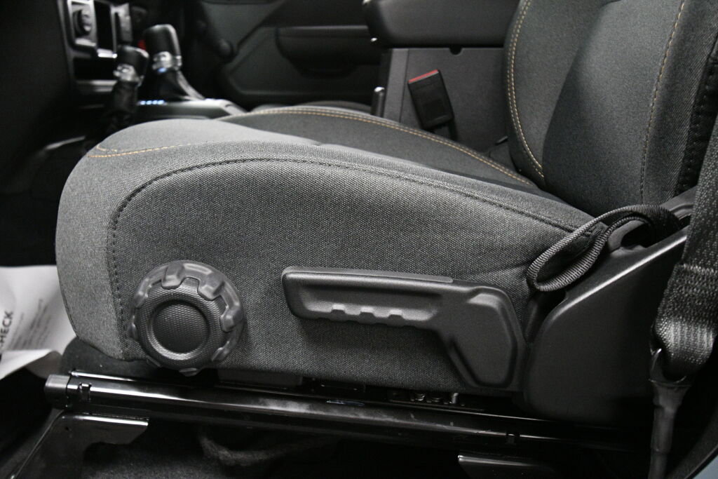 Used 2024 Jeep Wrangler Sport image 11