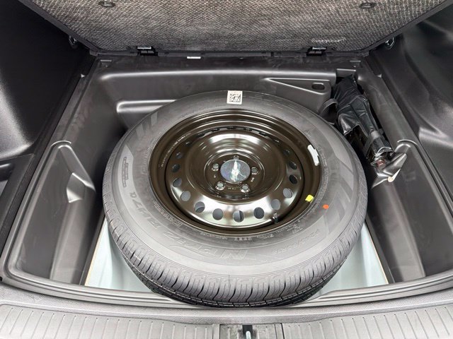 Certified 2025 Jeep Grand Cherokee Limited w/ Trailer Tow Package AWD/4WD image 12