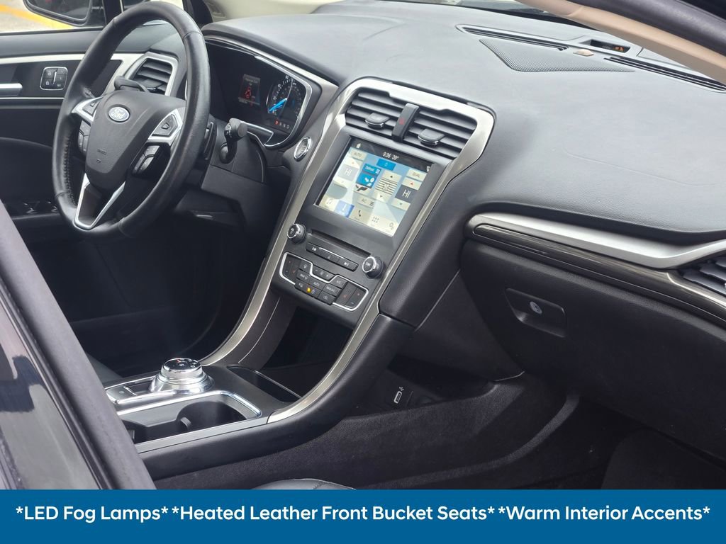 Used 2017 Ford Fusion SE w/ Fusion SE Technology Package image 14