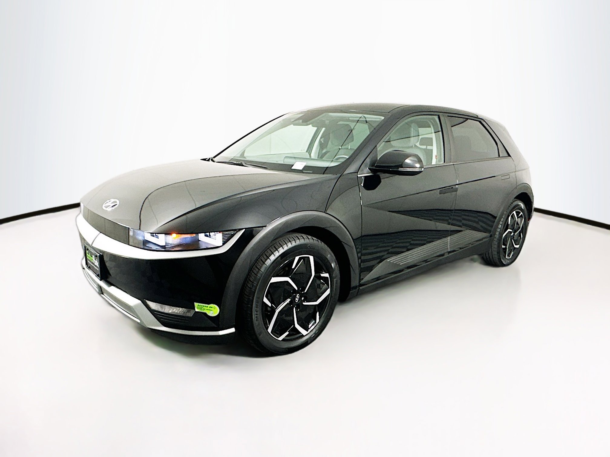 Used 2023 Hyundai Ioniq 5 SE w/ Cargo Package image 4
