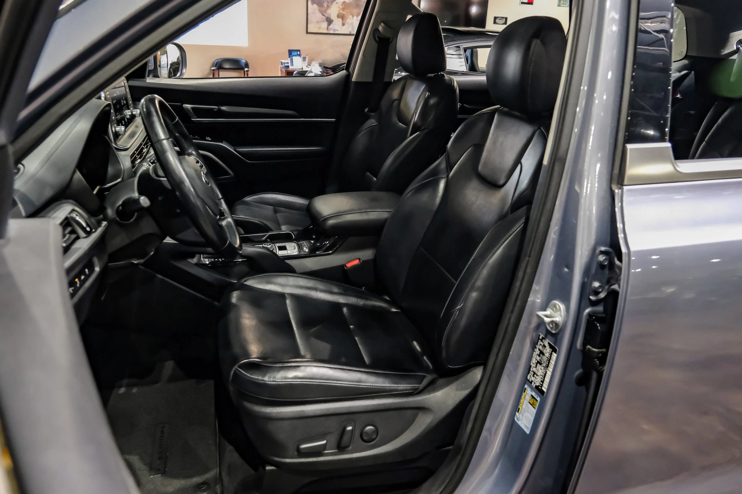 Used 2021 Kia Telluride S AWD/4WD image 35