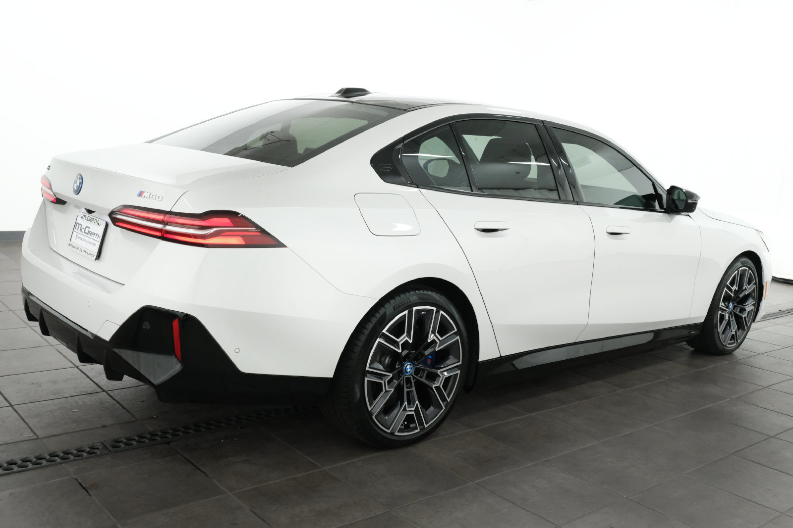 Used 2024 BMW i5 M60 w/ Premium Package AWD/4WD image 7