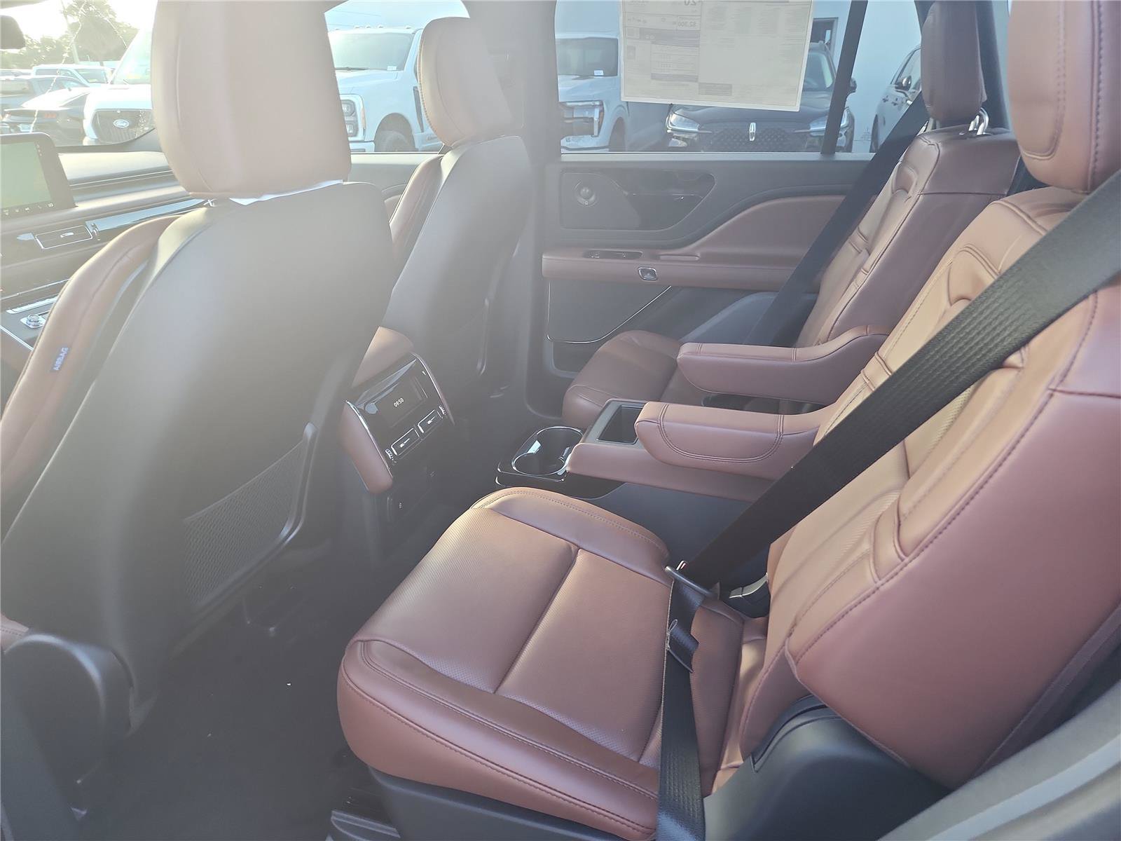 New 2027 Lincoln Aviator Reserve w/ Jet Appearance Package RWD image 18