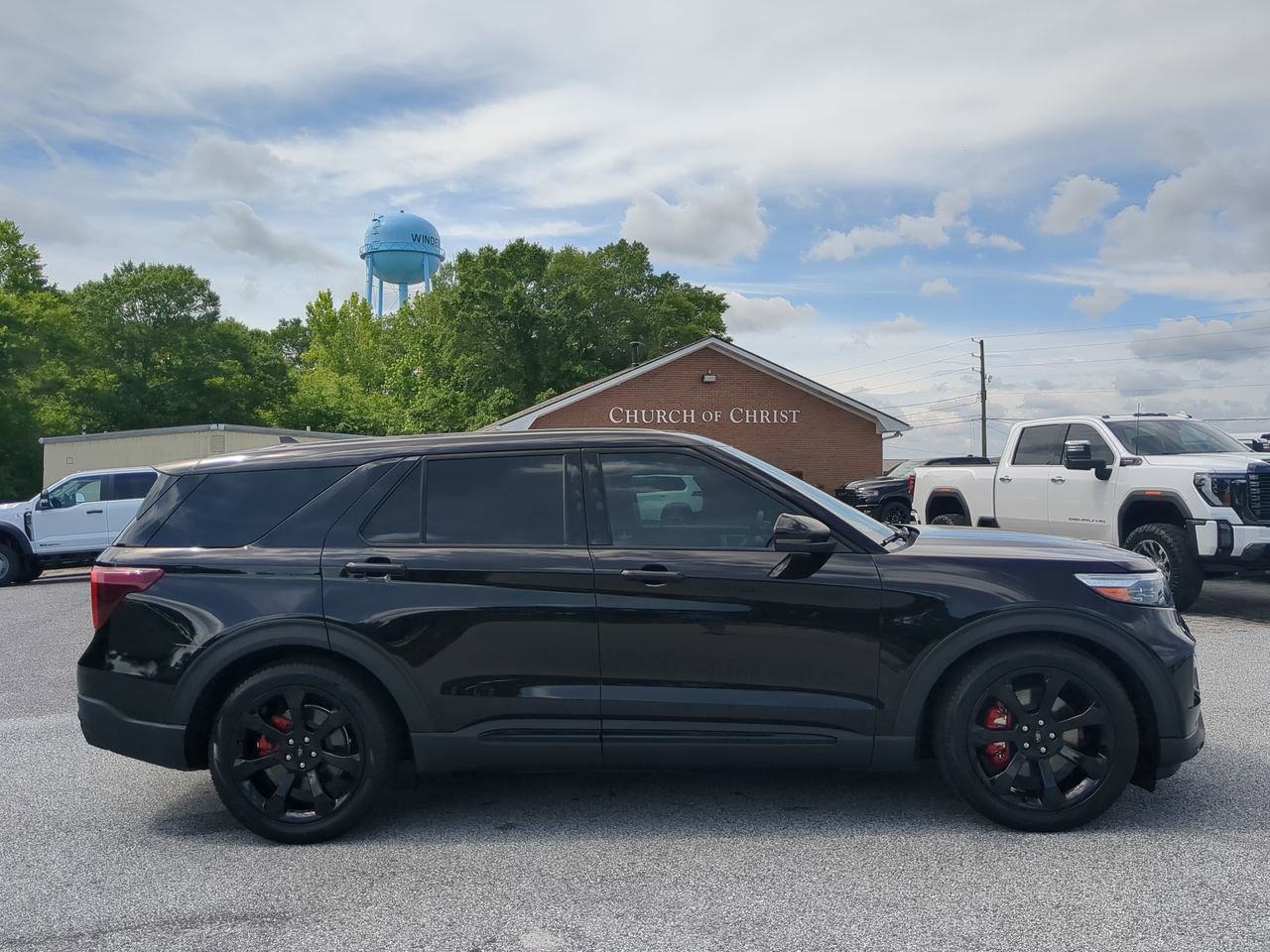 Used 2023 Ford Explorer ST w/ Equipment Group 401A AWD/4WD image 2