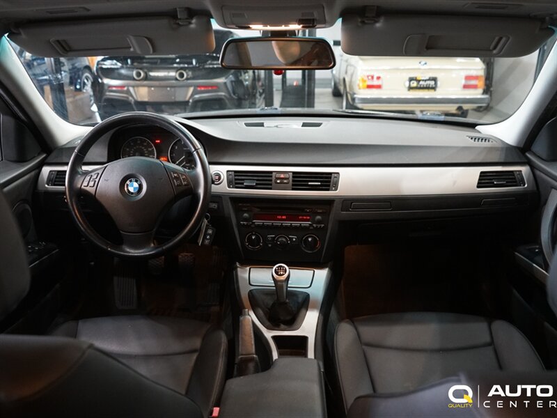 Used 2007 BMW 323i Sedan RWD image 12