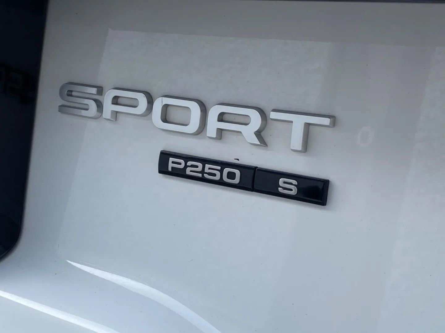 Used 2019 Land Rover Discovery Sport HSE AWD/4WD image 35