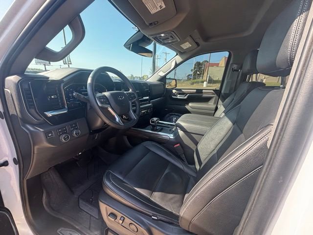 Used 2025 Chevrolet Silverado 1500 LT Trail Boss w/ Convenience Package II image 11