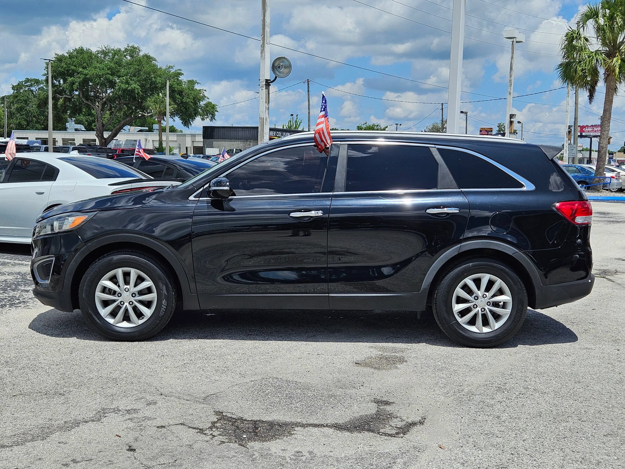Used 2016 Kia Sorento FWD w/ LX Convenience Package image 4