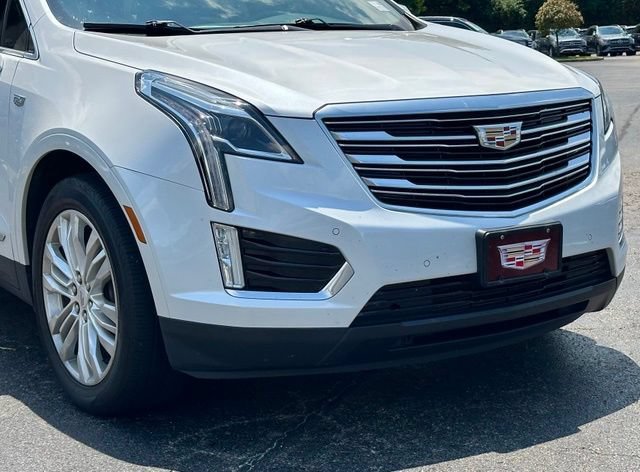Used 2017 Cadillac XT5 Premium Luxury AWD/4WD image 2
