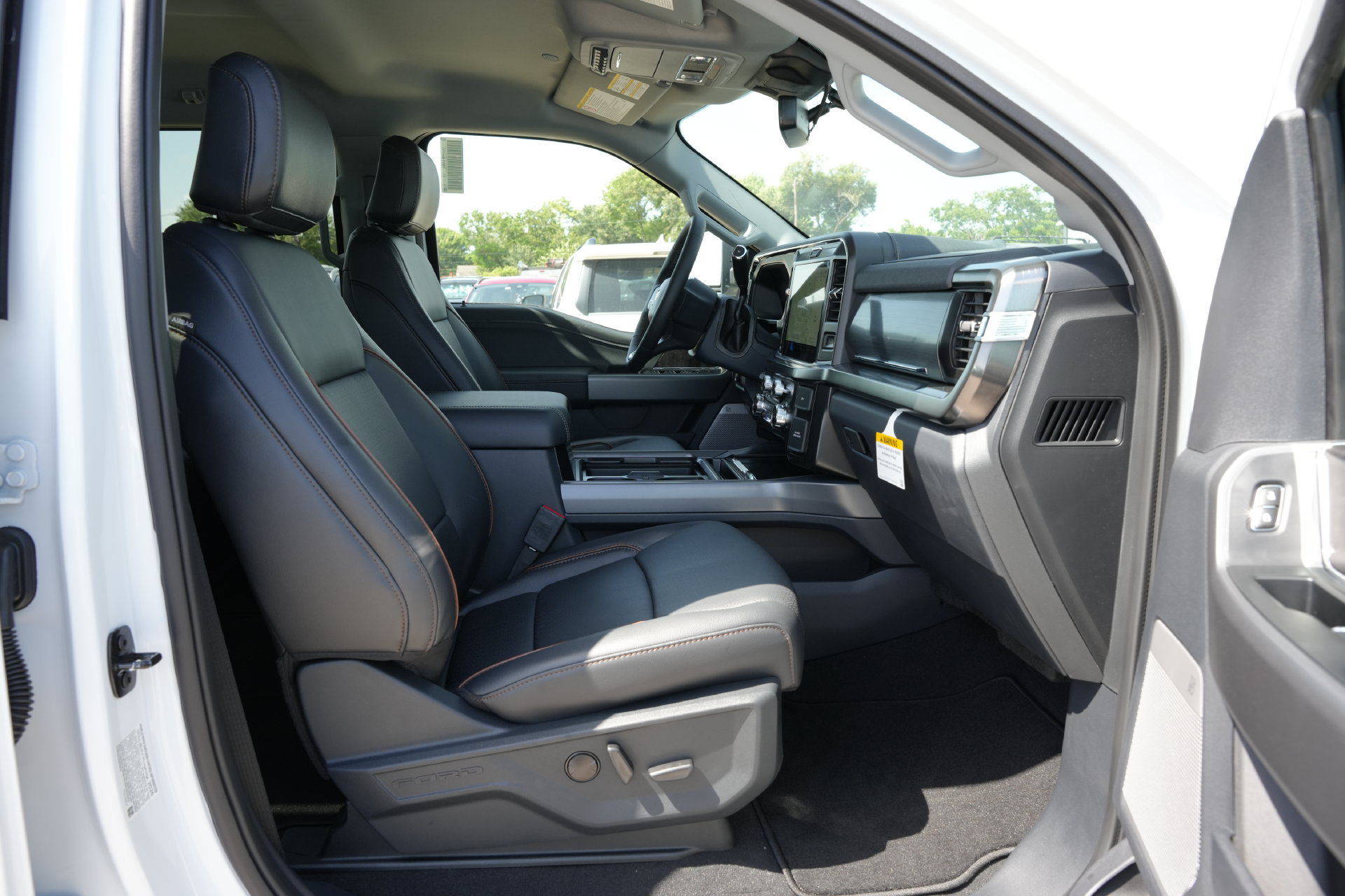 New 2026 Ford F350 Lariat w/ FX4 Off-Road Package AWD/4WD image 24