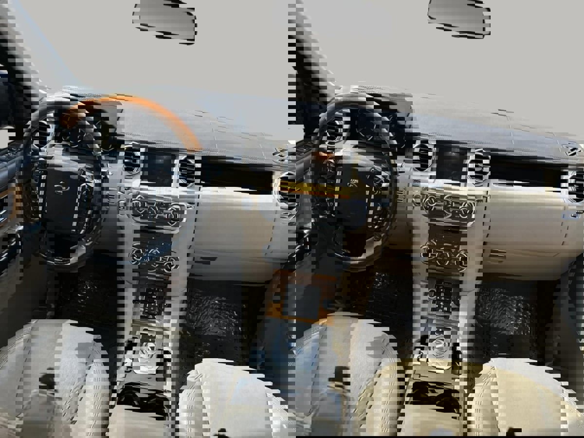 Used 2015 Land Rover LR4 HSE LUX image 17