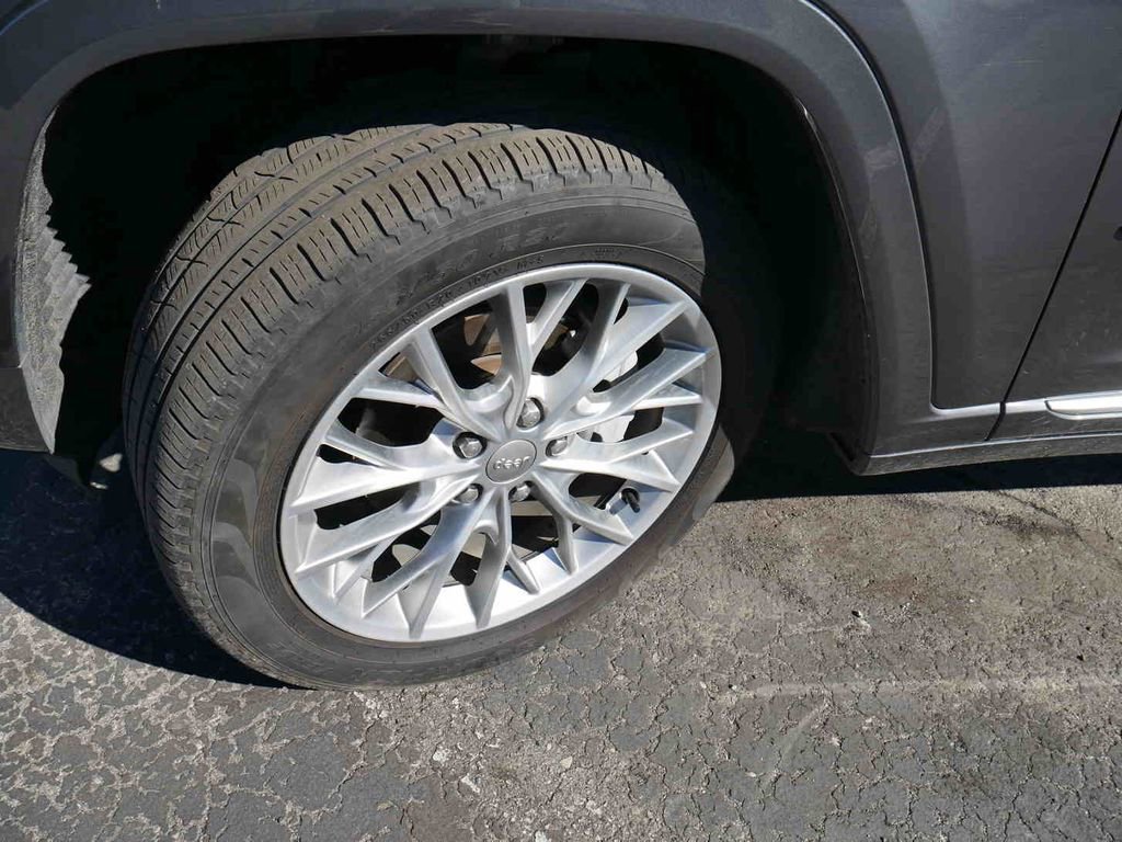 Used 2023 Jeep Grand Cherokee Summit w/ Adv Protech Group IV image 24