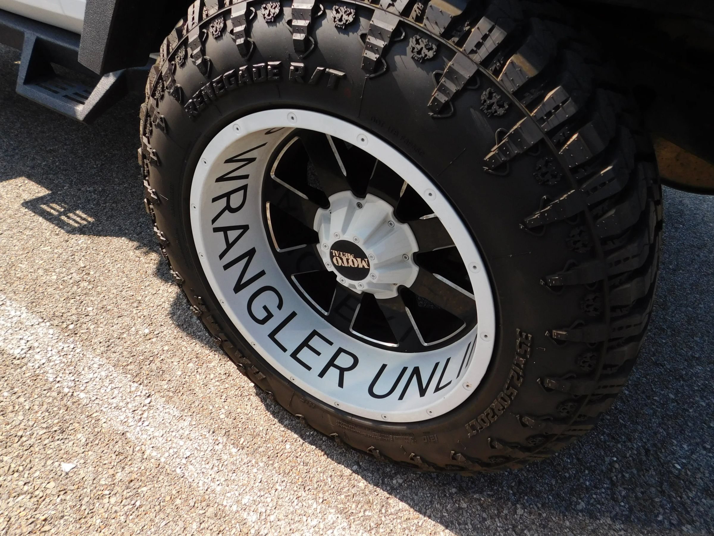 Used 2015 Jeep Wrangler Unlimited Sport w/ Quick Order Package 24S AWD/4WD image 9