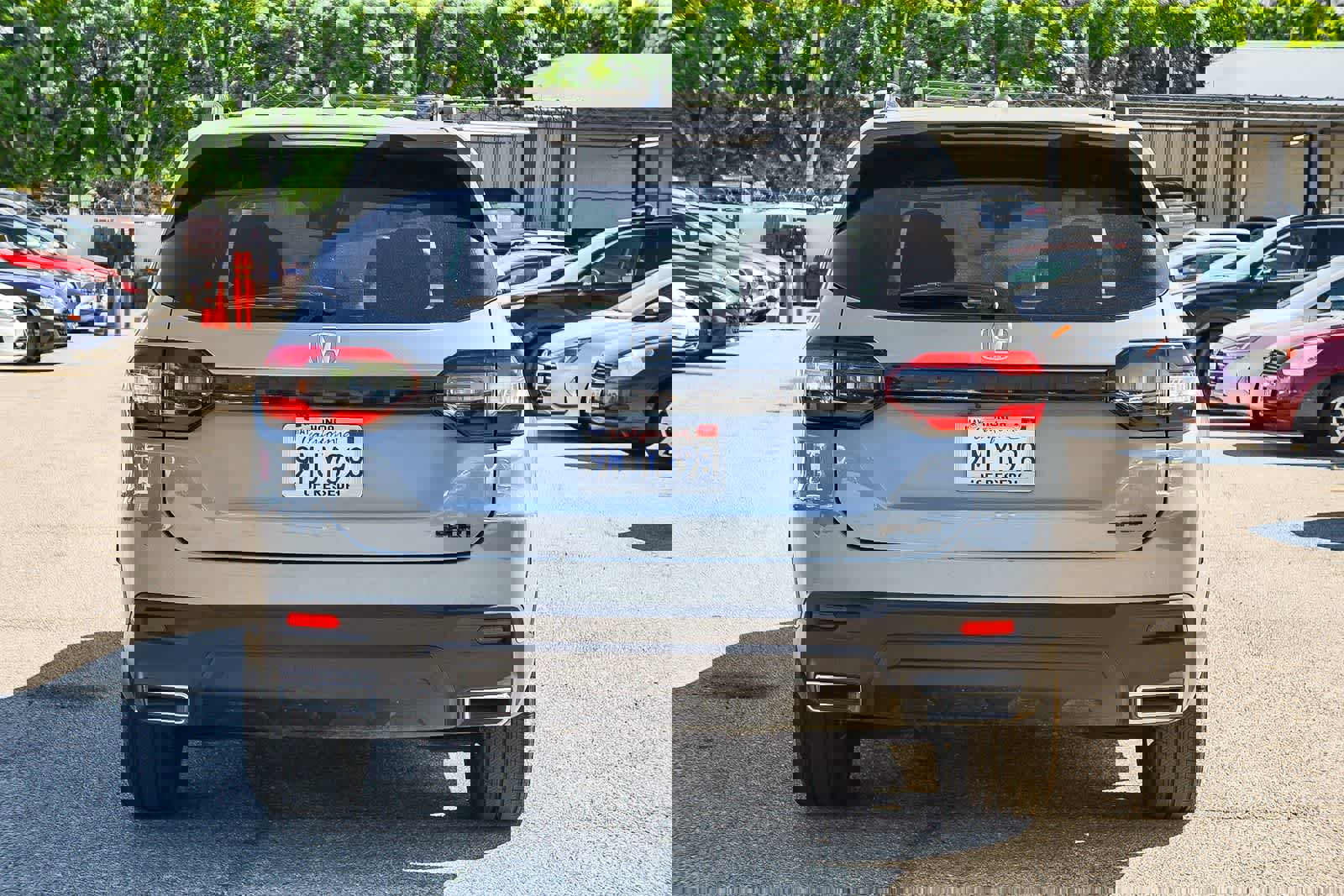 Used 2025 Honda Pilot Sport image 5