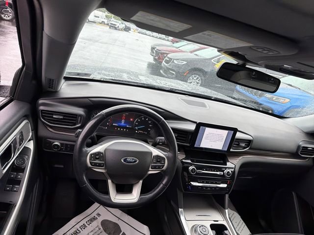 Used 2022 Ford Explorer Limited w/ Equipment Group 301A AWD/4WD image 15