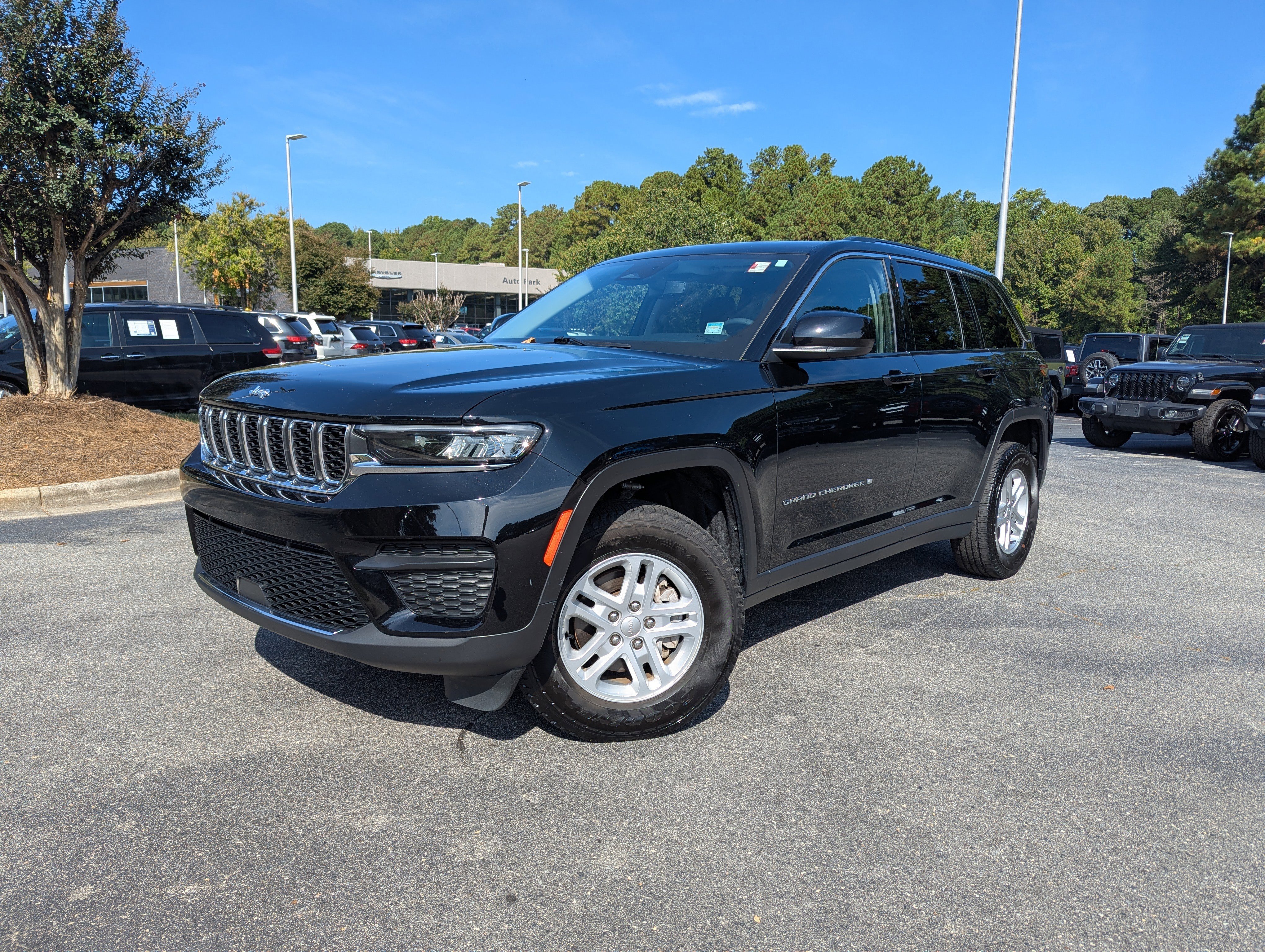 Certified 2023 Jeep Grand Cherokee Laredo