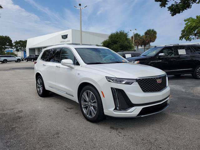 Certified 2025 Cadillac XT6 Premium Luxury FWD image 32