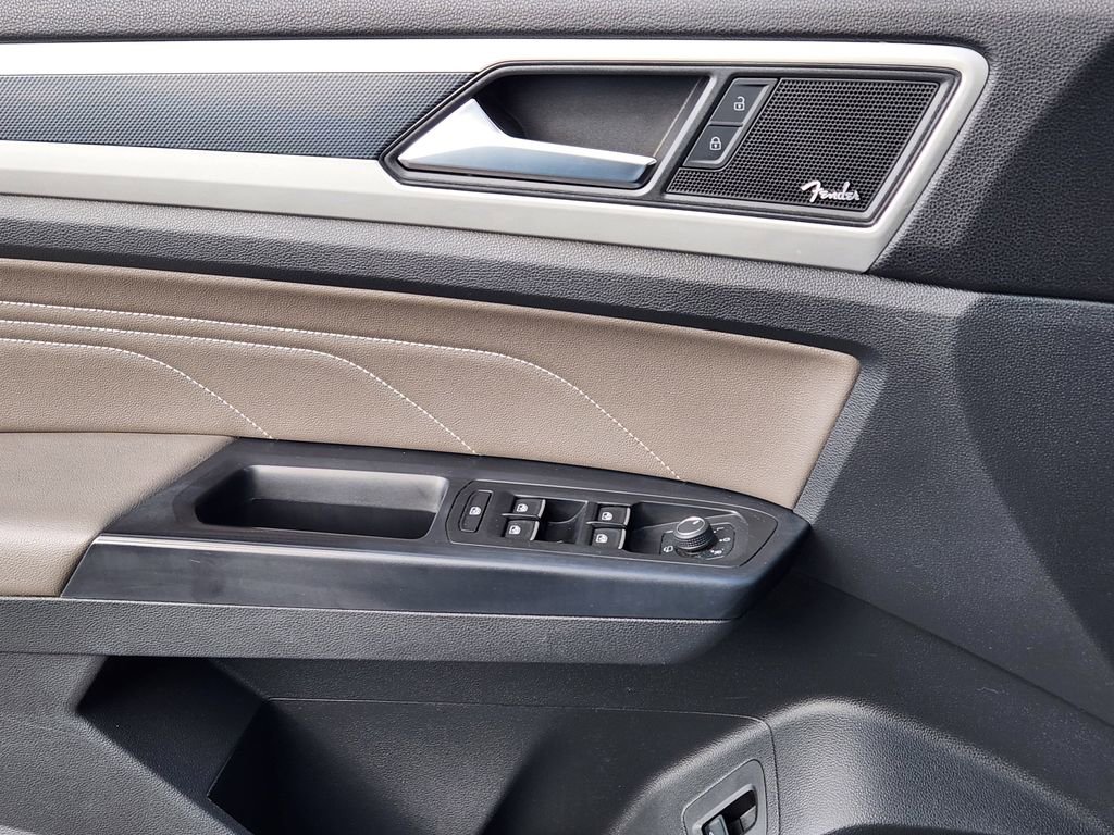 Used 2021 Volkswagen Atlas Cross Sport SEL Premium image 3