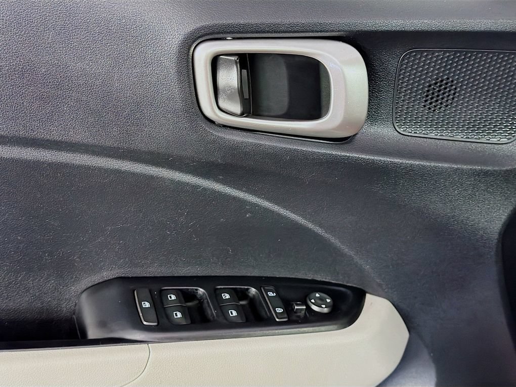 Used 2021 Hyundai Venue SEL FWD image 22