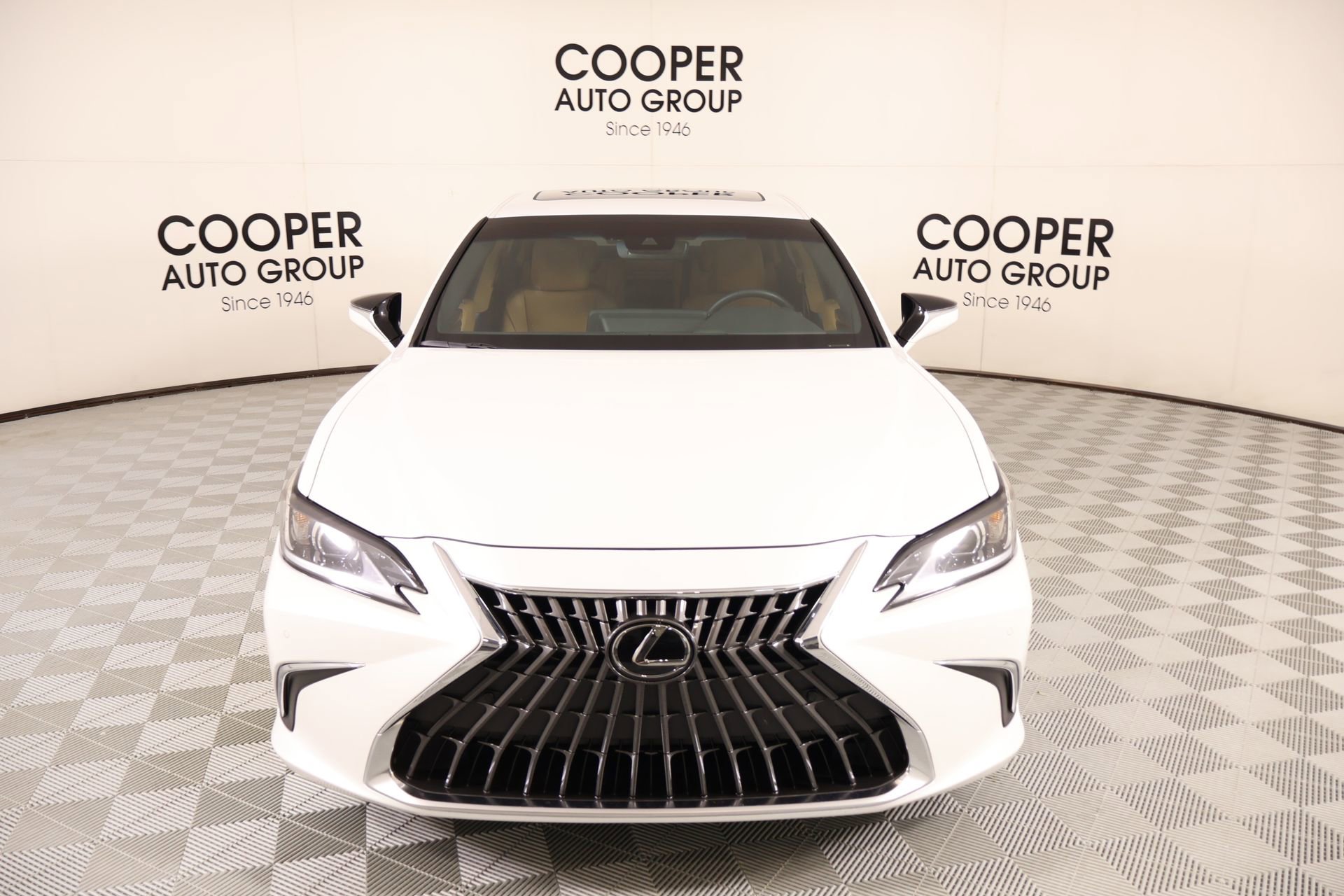Used 2024 Lexus ES 350 w/ Premium Package FWD image 9